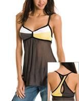 pentru un look glamour � elegant, combina un top in genul celui propus de armani, o geanta argintie