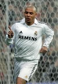 ronaldo:  
ronaldo se vrea 18.04.2006 afirma ca sa la cupa mondiala 2006 este sa doboare recordul de